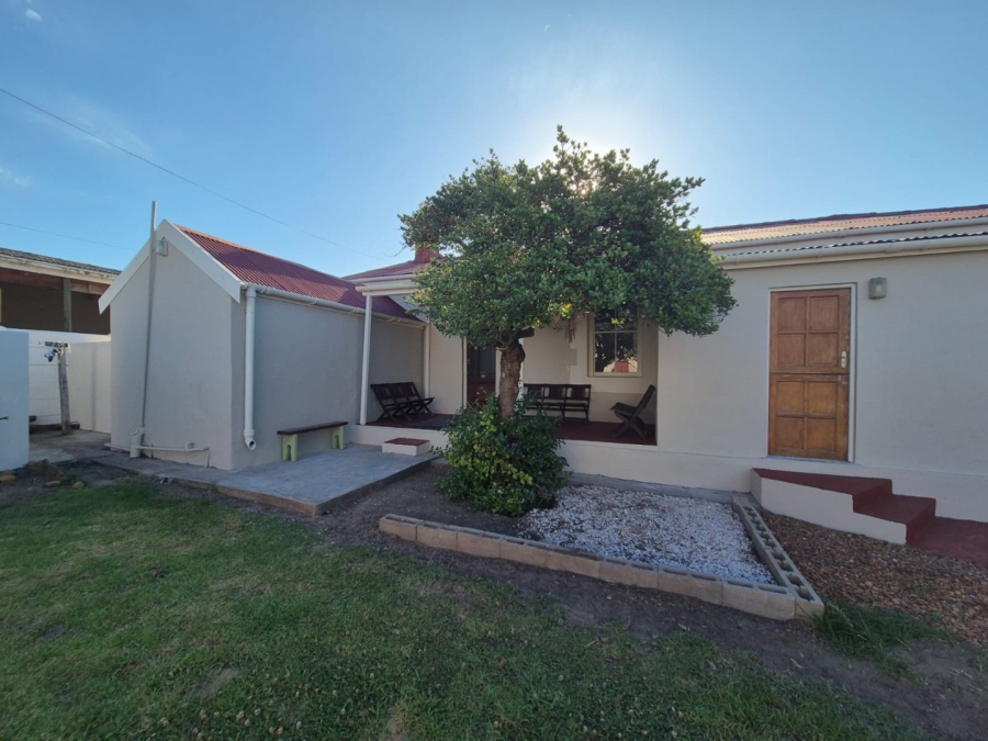 4 Bedroom Property for Sale in Albertinia Western Cape